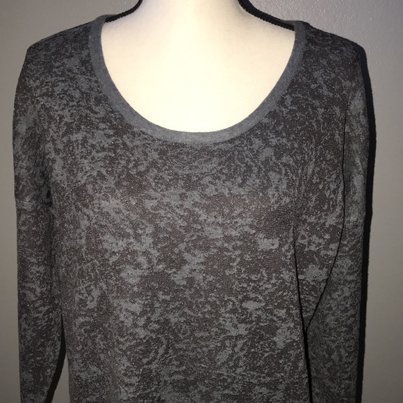 SIMPLY VERA WANG GRAY AND SPARKLE SWEATER. - Picture 2 of 7